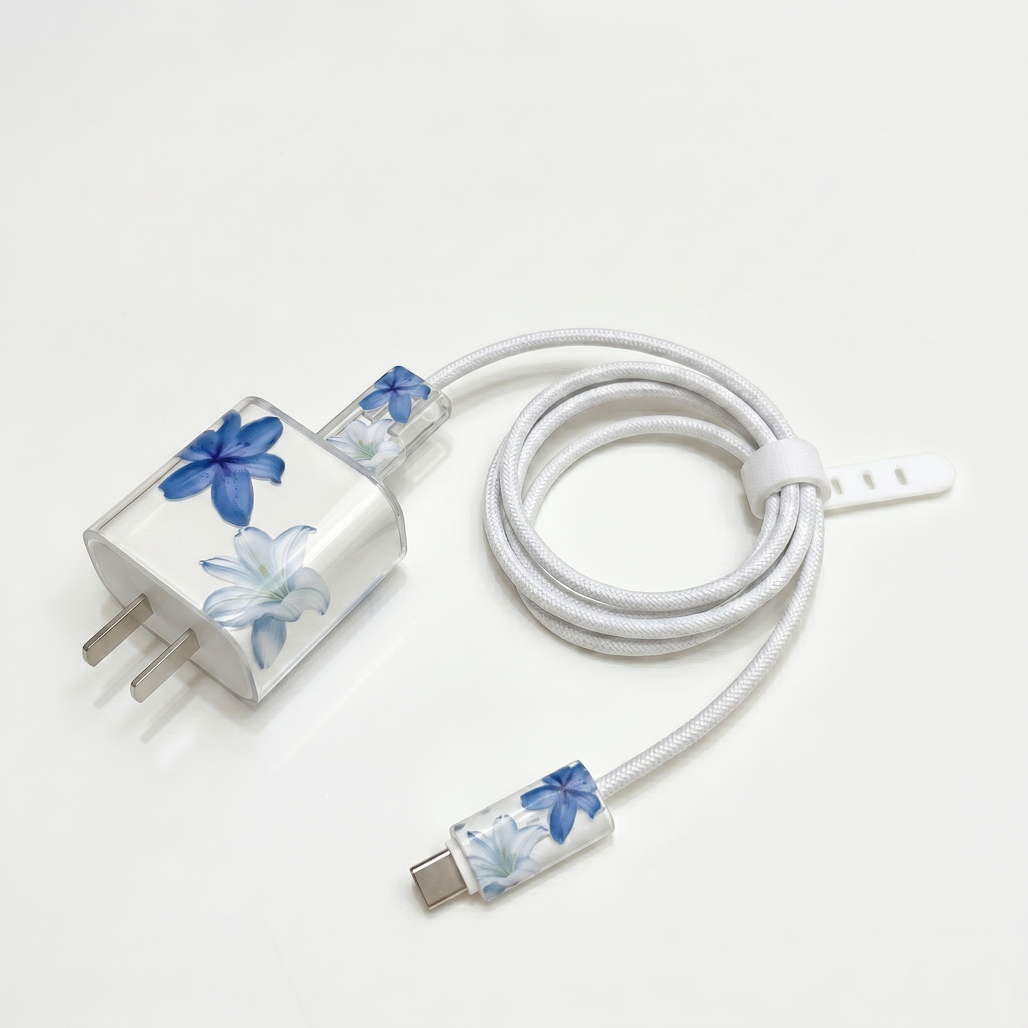 Protector Floral Azul Para Cargador